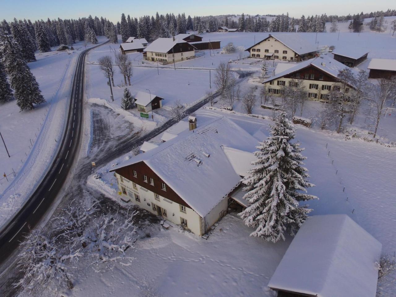 Auberge De La Couronne Сеньлежье Экстерьер фото